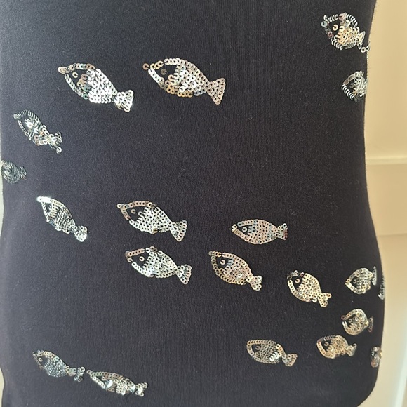 Tory Burch navy tank top with glitter fish. Size XS in great condition - Picture 4 of 9